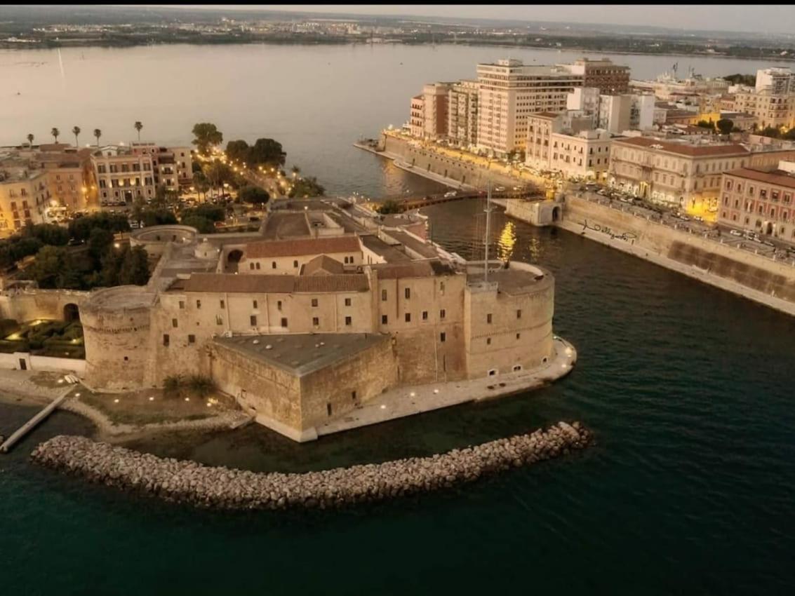 Casa Santagostino Apartment Taranto Bagian luar foto